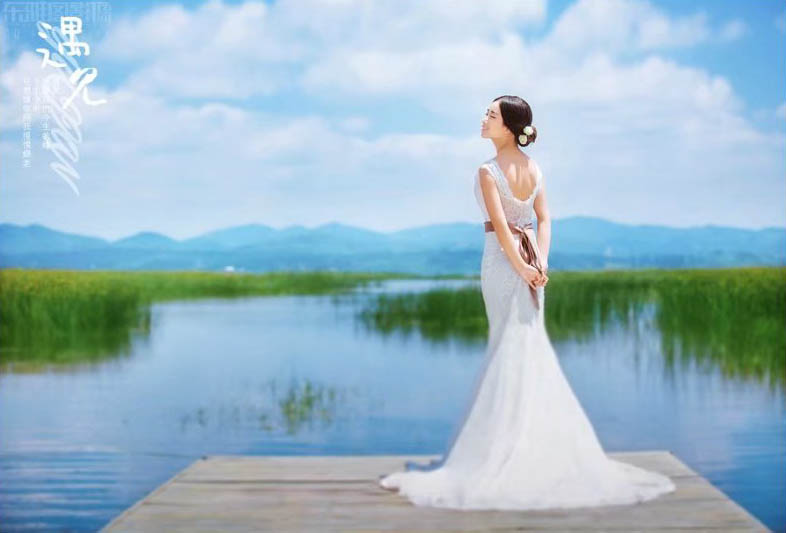 Photoshop怎么给外景婚纱照调出蓝色小清新艺术效果的方法步骤